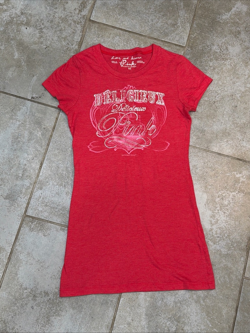Victoria’s Secret Pink 2006 Délicieux Cake Short Sleeve Graphic Tee Size X-Small